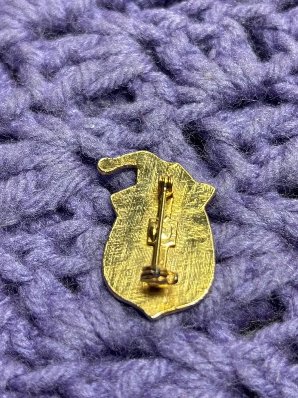 Vintage Goldtone Etched Santa Claus Brooch Pin 1.25 inches
